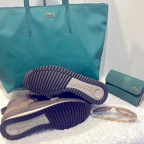 💥 HOST PICK 💥Lacoste Bag with Free Ankle Booties, Wallet & Sunglasses LACOSTE - Picture 10 of 15
